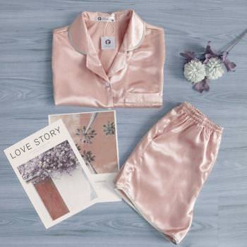 Mẫu: Đồ bộ lụa dùi, đồ bộ lụa cộc mặc nhà cho nữ Pijama LoveMama Đồ bộ lụa dùi, đồ bộ lụa cộc mặc nhà cho nữ Pijama LoveMama